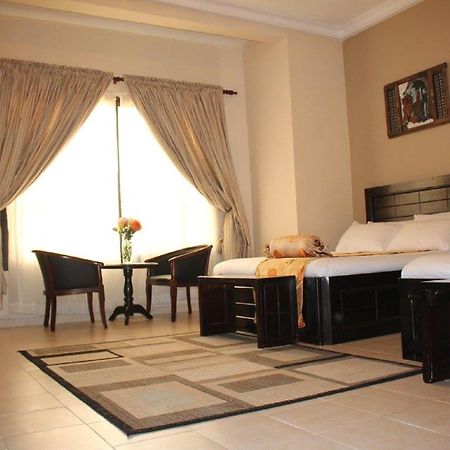 Palm Spring Resort Monrovia Eksteriør bilde
