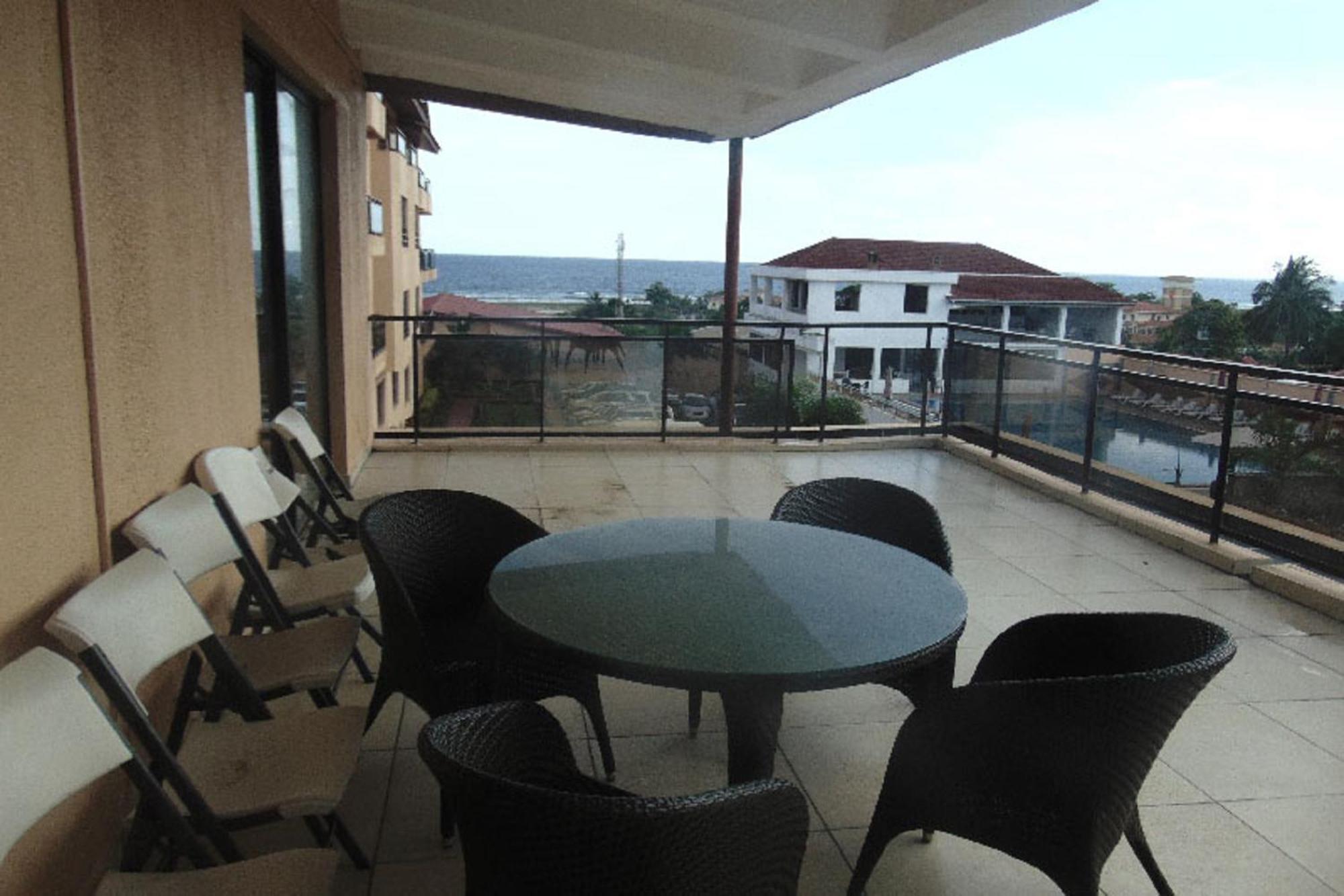 Palm Spring Resort Monrovia Eksteriør bilde