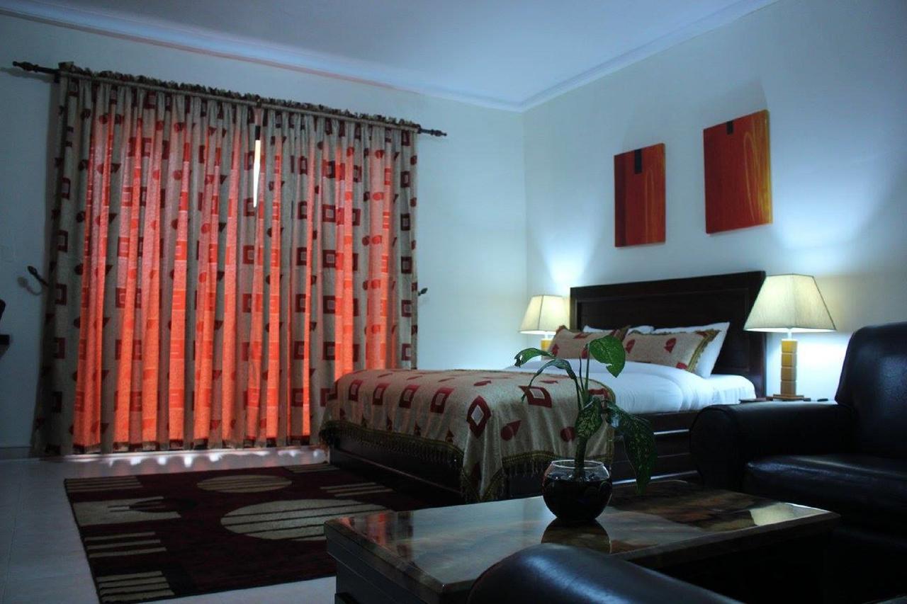 Palm Spring Resort Monrovia Eksteriør bilde