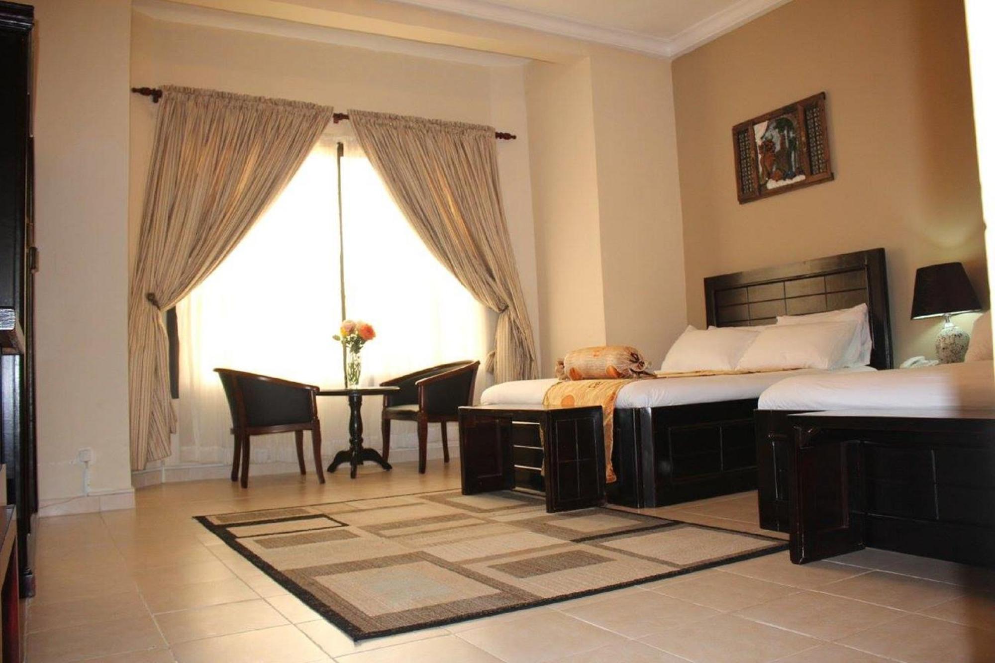 Palm Spring Resort Monrovia Eksteriør bilde